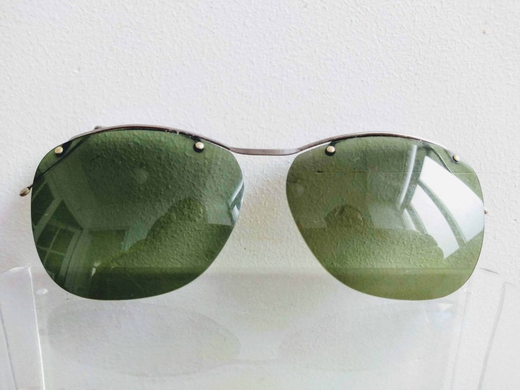 Vintage French clip-on sunglasses glasses spectacles optical aids circa 1980-90’s