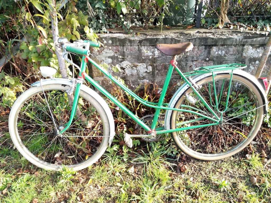 Vintage French Green Ladies Fat Tyred Single Speed Cruiser Bicycle Good Original Condition Cycling Bike circa 1960-70’s