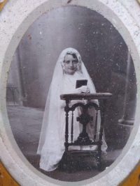 Antique French Photograph Of A Young Girl Child In Wood Frame Communion Confirmed On Prayer Stool Catholic circa 1910’s 4