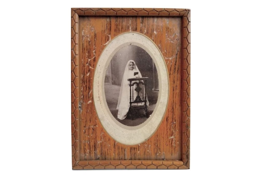 Antique French Photograph Of A Young Girl Child In Wood Frame Communion Confirmed On Prayer Stool Catholic circa 1910’s 3
