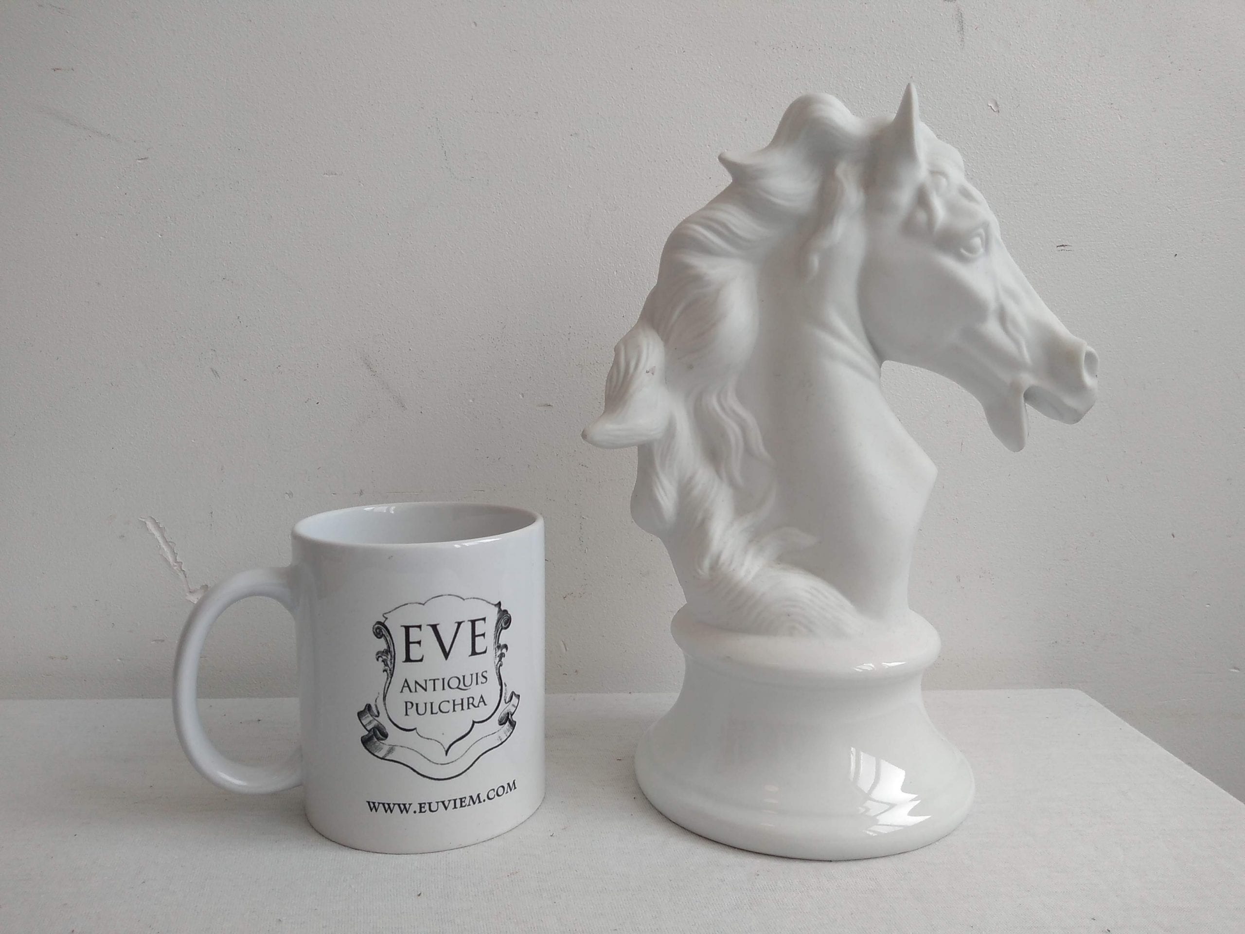 Vintage French Ceramic Large White Horse Knight Chess Ornament Figurine Sculpture Statue circa 1980-90’s 3 Vintage French Ceramic Large White Horse Knight Chess Ornament Figurine Sculpture Statue circa 1980-90's - Image 3