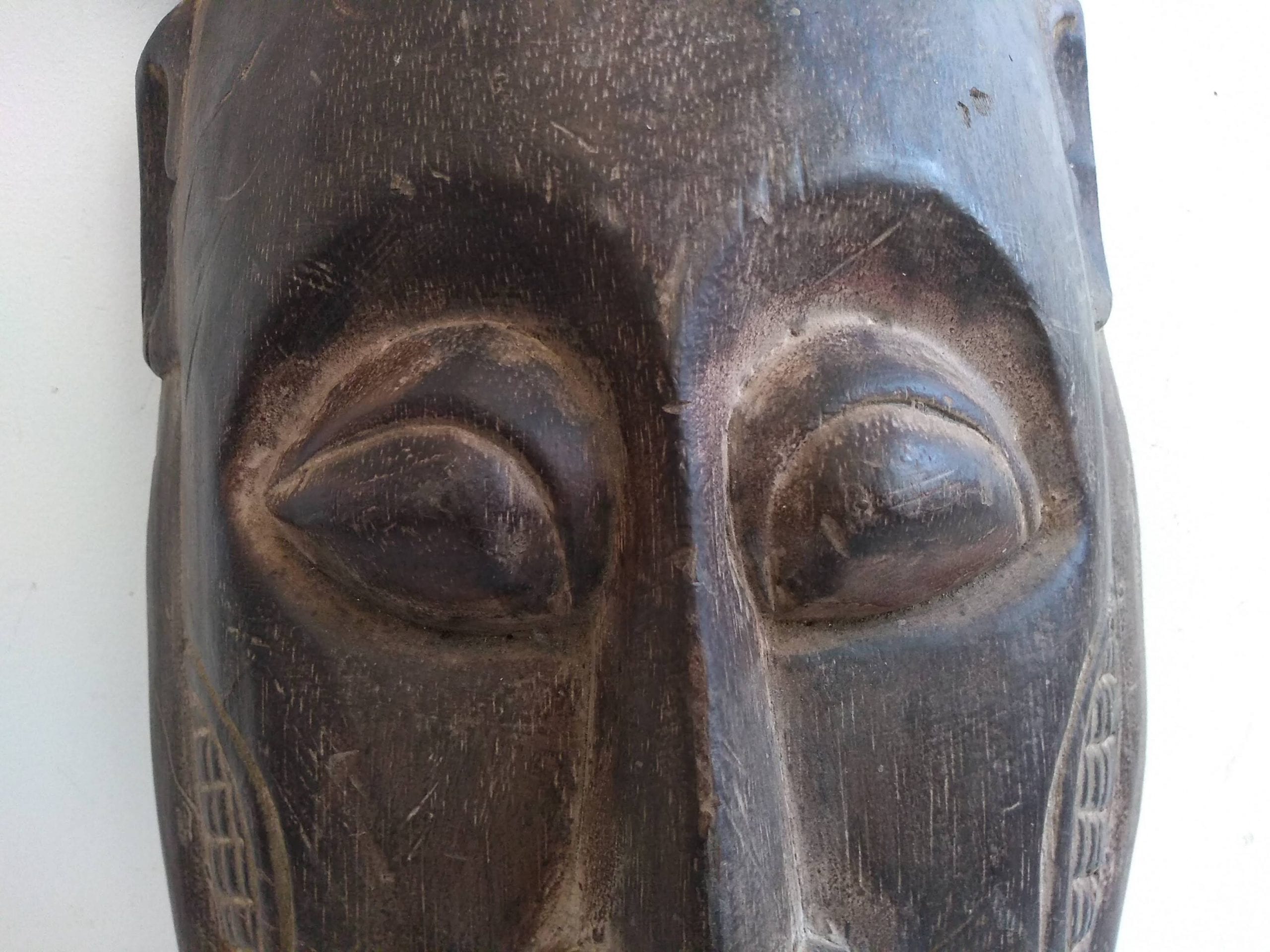 Vintage African Large Wooden Bust Mask Wall Decor Intricate Carved Statue Carving Sculpture Wood Tribal Art c1970-80’s 2 Vintage African Large Wooden Bust Mask Wall Decor Intricate Carved Statue Carving Sculpture Wood Tribal Art c1970-80's - Image 2