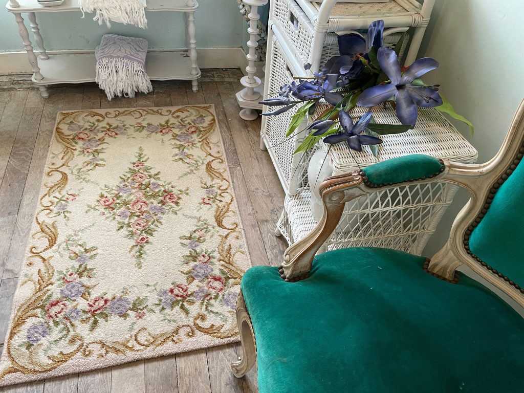 Vintage French Pink Beige Flower Rug Carpet Floor Covering Decor Display Prop France Tapis  Diademe Wool circa 1970-80’s / EVE