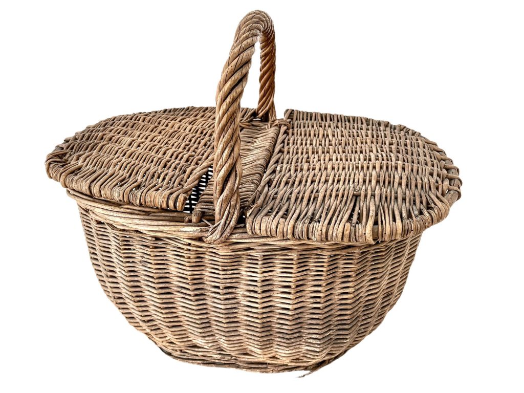 Vintage French Traditional Market Shopping Wicker Basket display presentation garden gardening harvesting picnic circa 1970-80’s / EVE