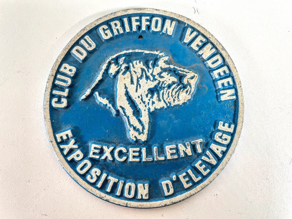 Vintage French Dog Show Excellent Prize Club Du Griffon Vendeen Shield Plaque metal prize trophy prize wall decor display c1980-90’s / EVE