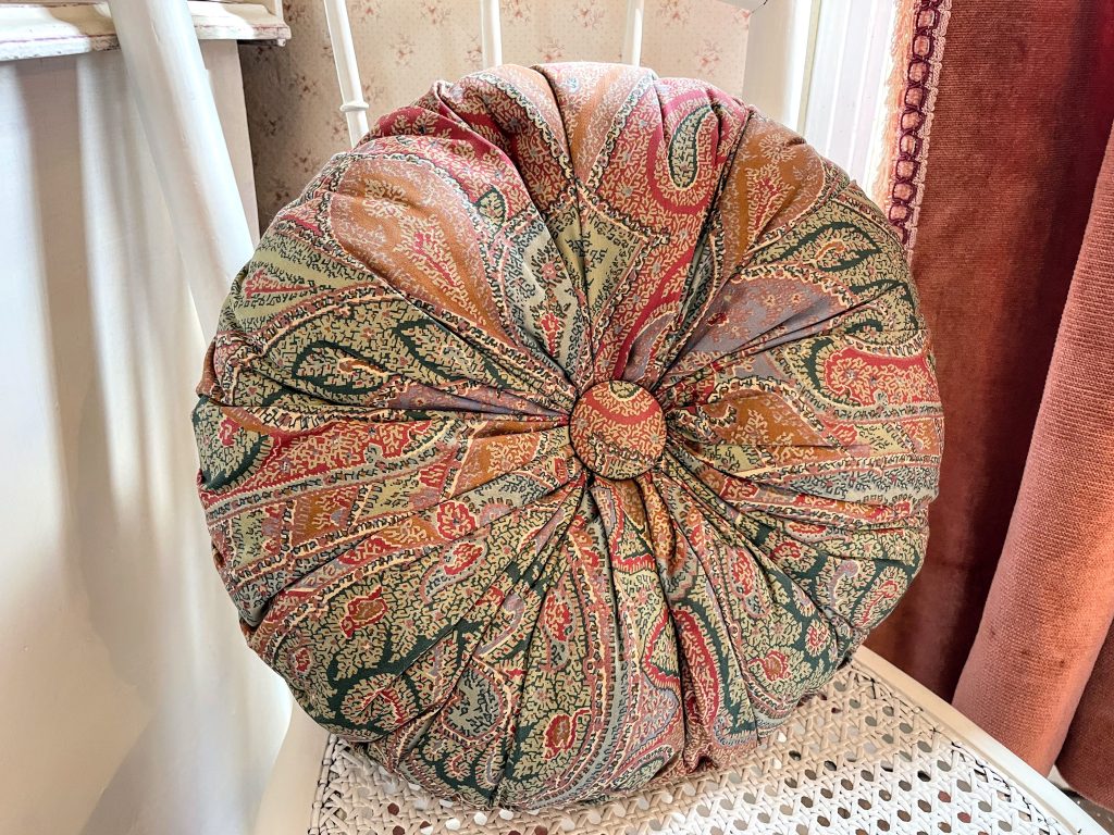 Vintage French Light Paisley Print Tufted Hand Made Fancy Round Cushion Pillow Pillows Bed Chair Sofa circa 1990’s