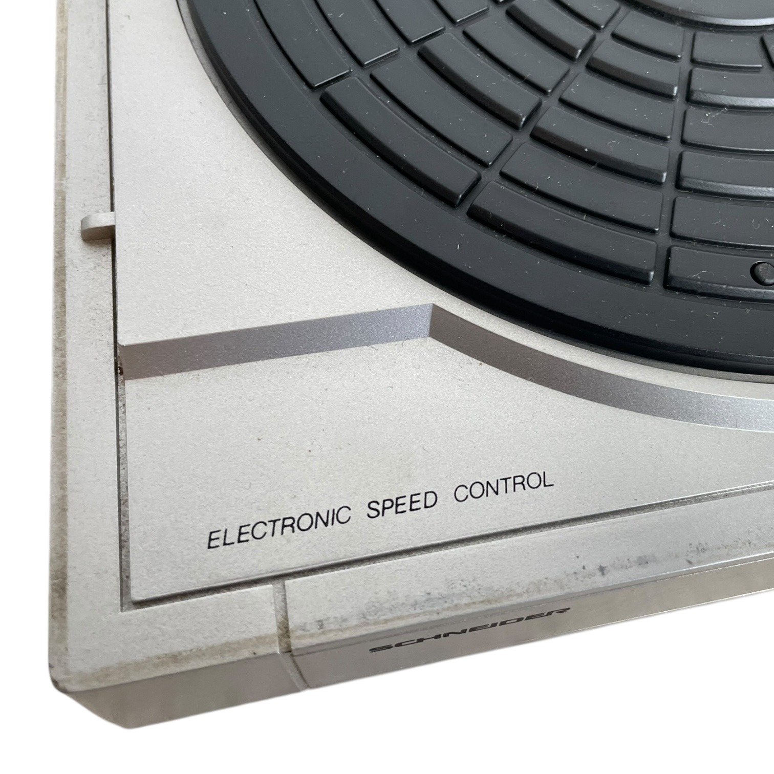 Vintage German Schneider Cased Mains Battery Record Player with inbuilt speaker and connections for external circa 1980’s 4 Vintage German Schneider Cased Mains Battery Record Player with inbuilt speaker and connections for external circa 1980's - Image 4