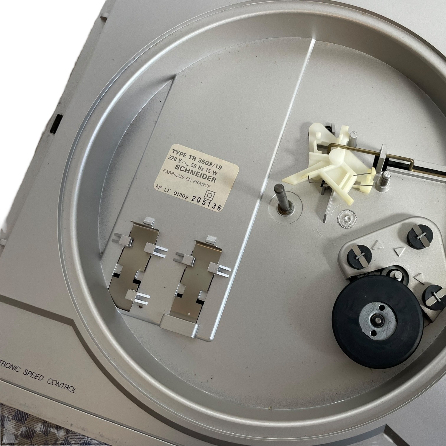 Vintage German Schneider Cased Mains Battery Record Player with inbuilt speaker and connections for external circa 1980’s 10 Vintage German Schneider Cased Mains Battery Record Player with inbuilt speaker and connections for external circa 1980's - Image 10