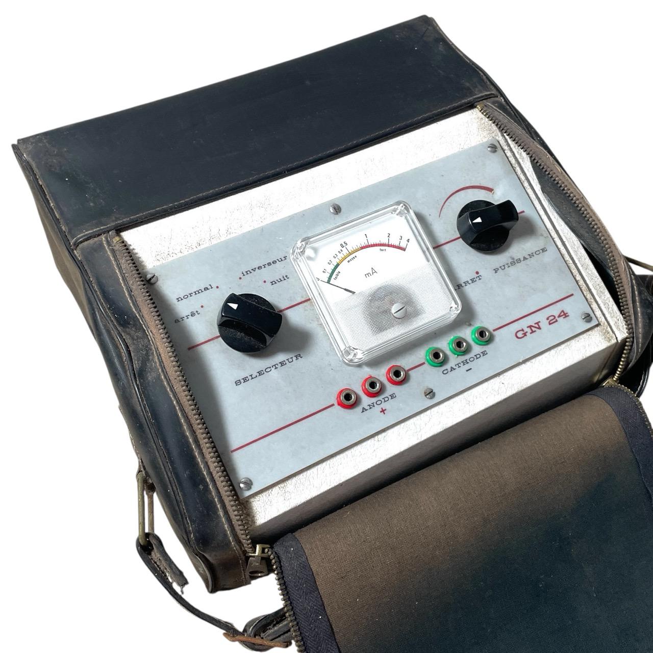 Vintage French Electrical Testing Equipment Meter Cased GN24 1960-70’s Vintage French Electrical Testing Equipment Meter Cased GN24 1960-70's