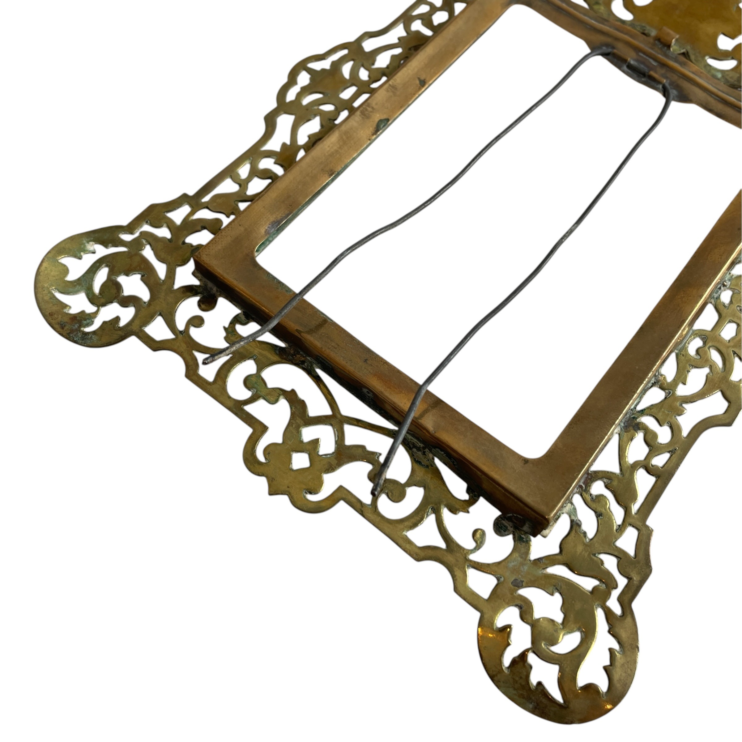 Antique French Ornate Pierced Brass Tabletop Picture Frame with Scrollwork for Decor circa 1900’s / EVE 5 Antique French Ornate Pierced Brass Tabletop Picture Frame with Scrollwork for Decor circa 1900's / EVE - Image 5